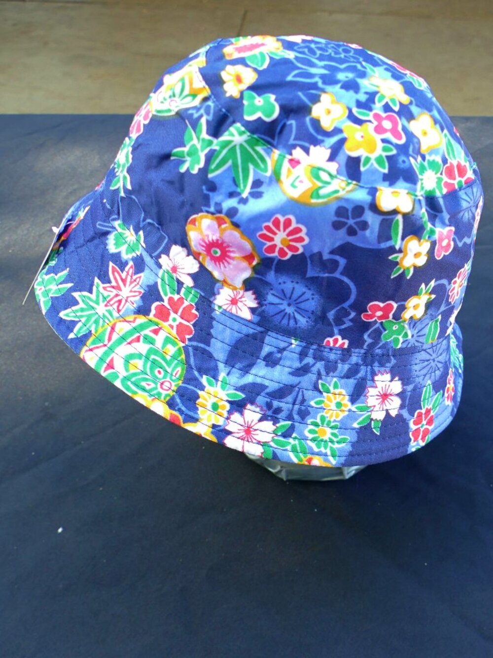 NWT Unisex Dark Blue Flower Print 🫠⛱️ Bucket Hat OS
